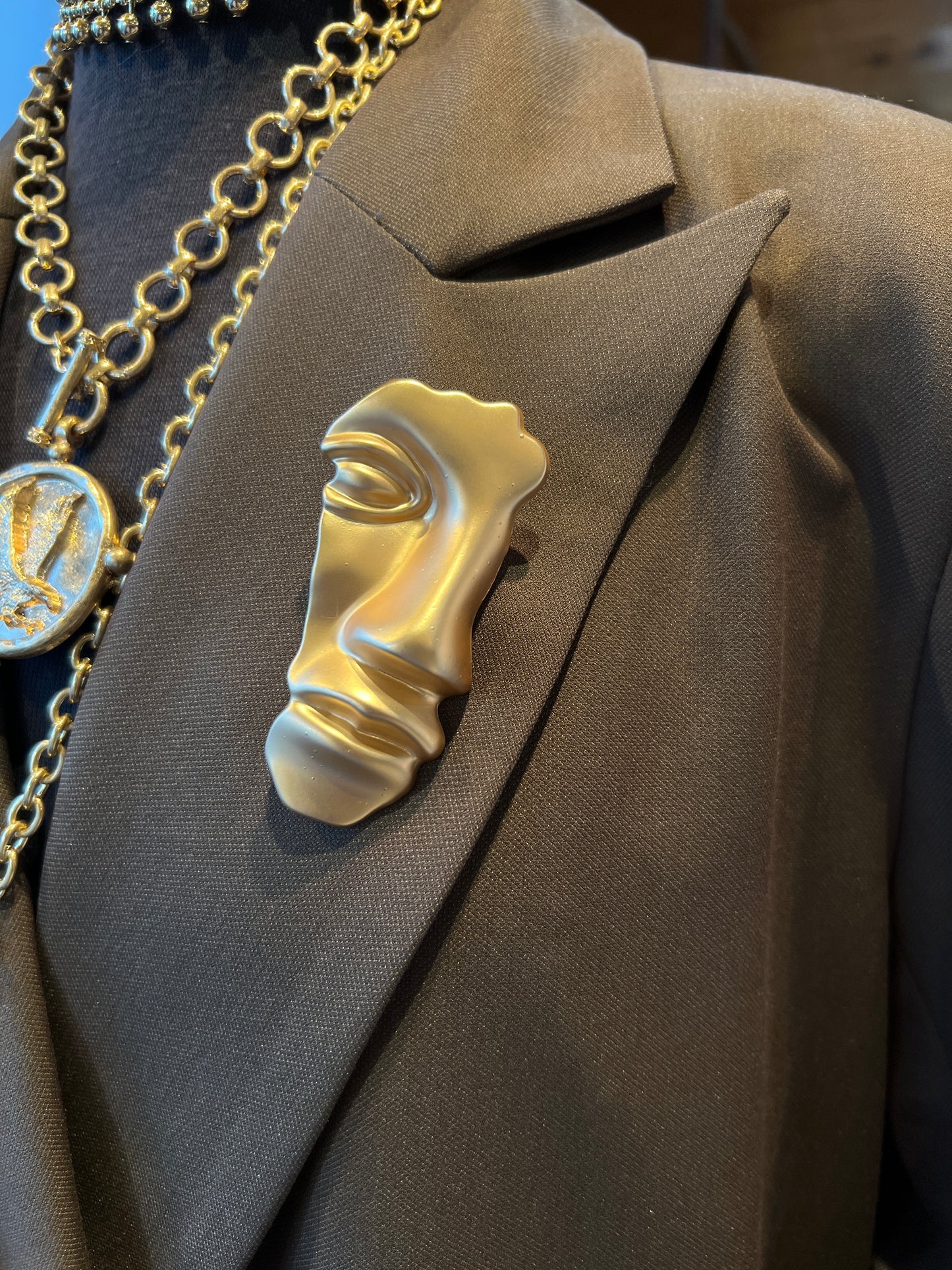Face to Face Broach