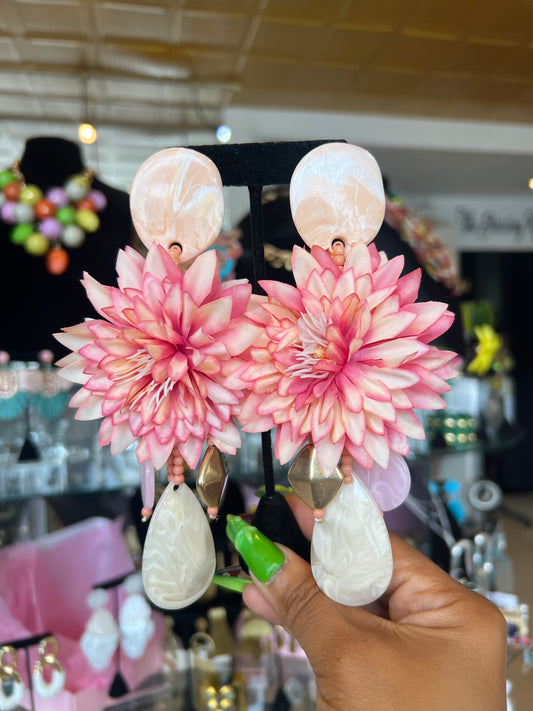 Dahlia Darling Earring